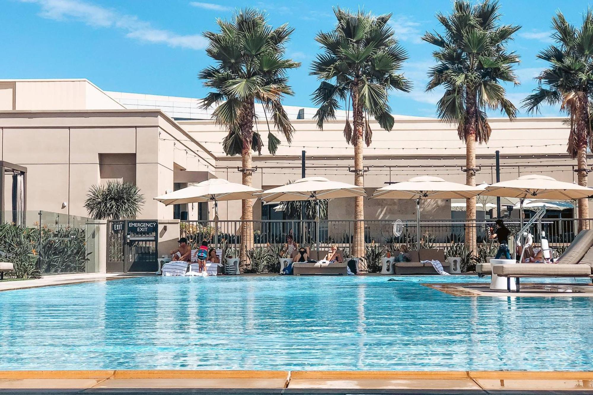 Отель Marriott Irvine Spectrum Экстерьер фото