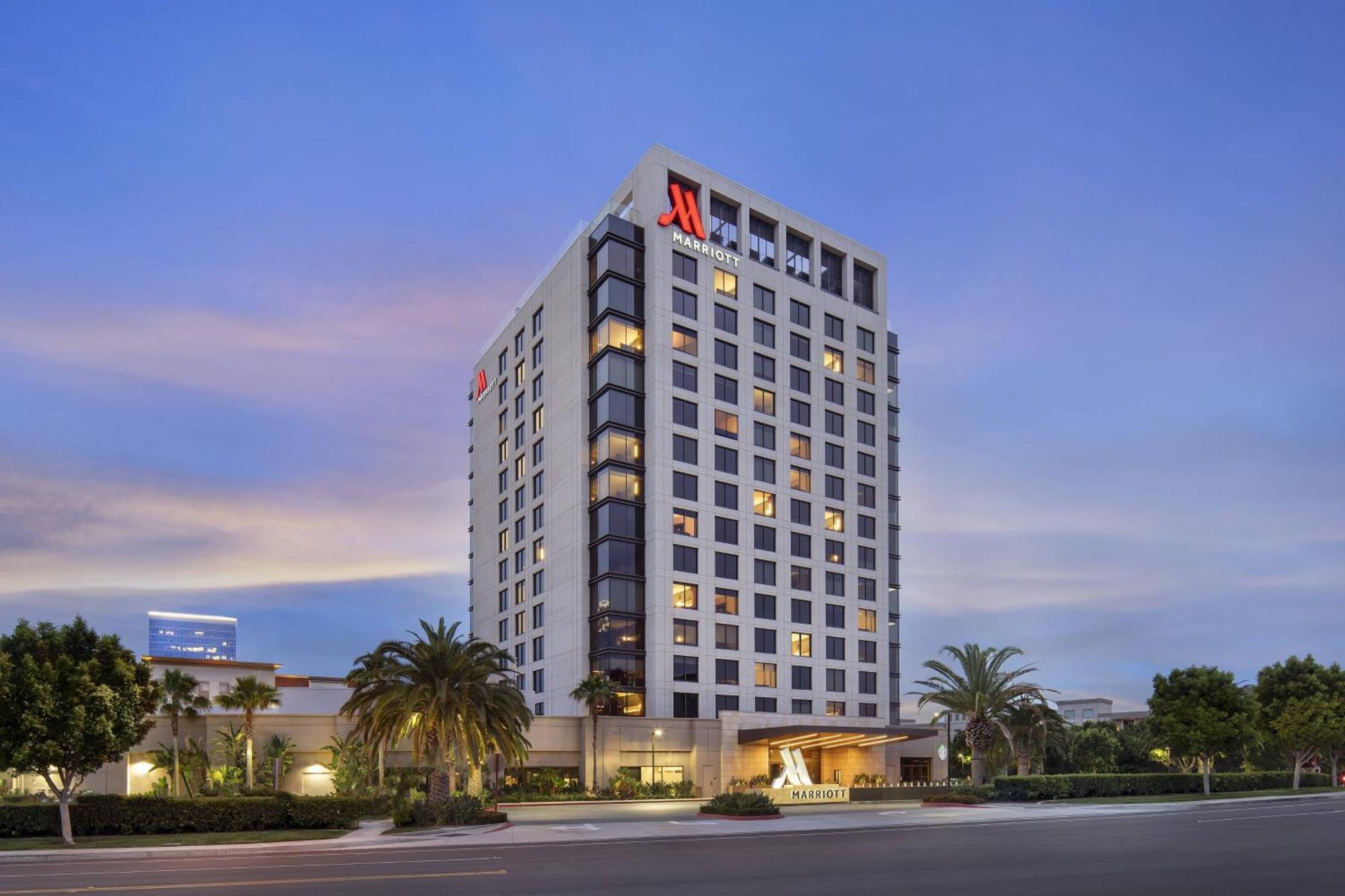 Отель Marriott Irvine Spectrum Экстерьер фото